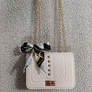 ALFA Designer Shoulder Bag Cream Bag Red Interior Gold Chain NWT